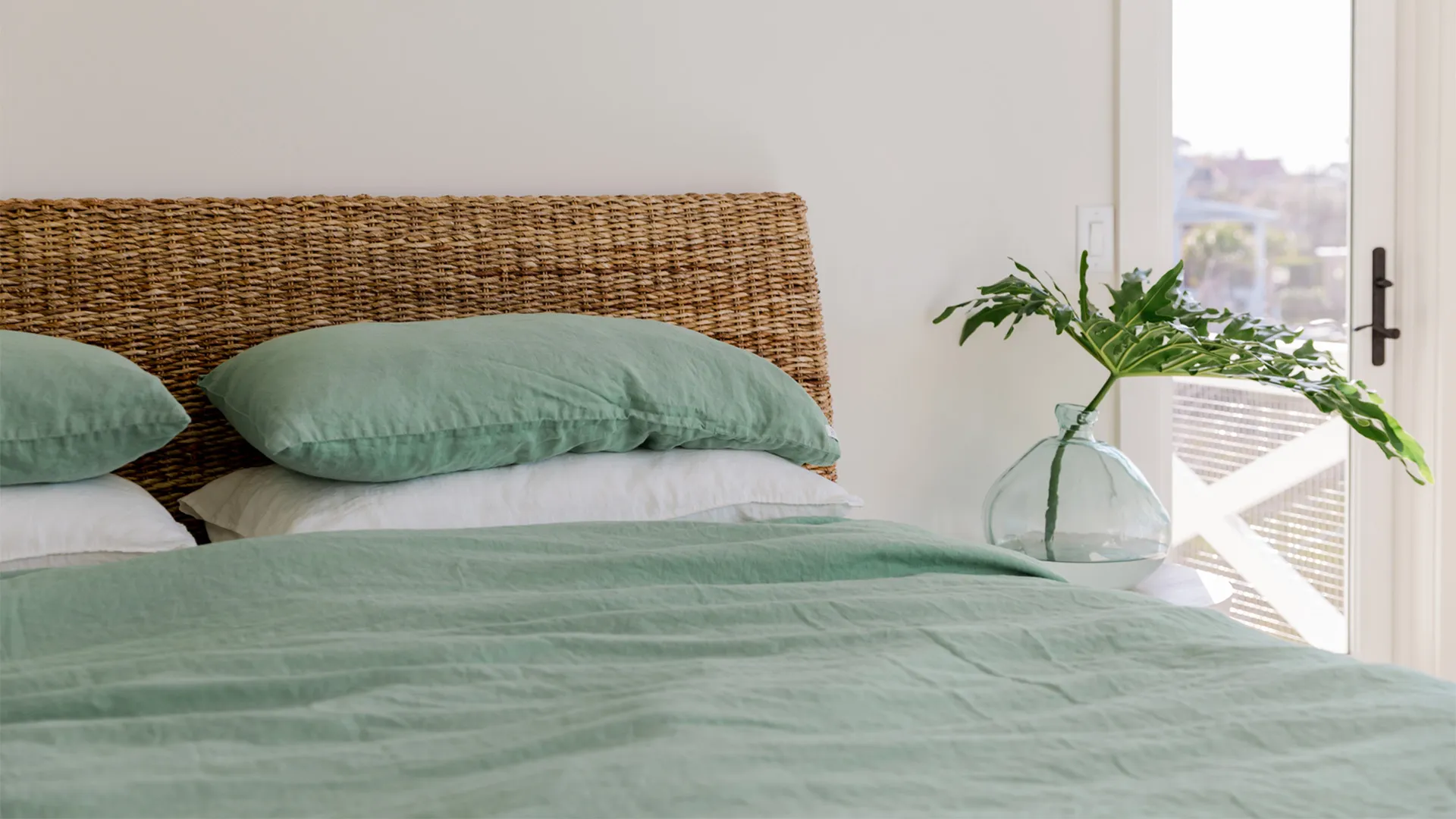 Linen bedding In minimalist room